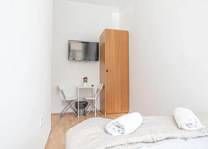 公寓 Elegant 6br Retreat Near Danube & Garden Access