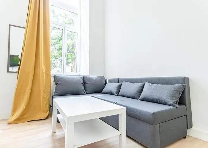 公寓 Elegant 6br Retreat Near Danube & Garden Access *