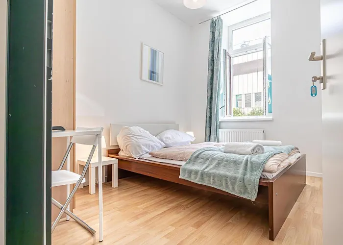 公寓 Elegant 6br Retreat Near Danube & Garden Access *