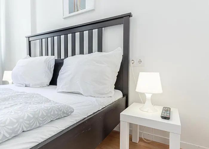 Elegant 6br Retreat Near Danube & Garden Access 维也纳