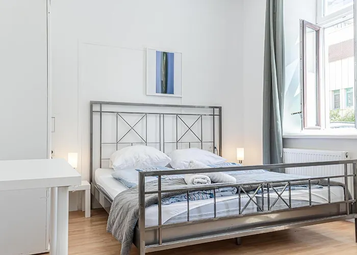 Elegant 6br Retreat Near Danube & Garden Access * 维也纳