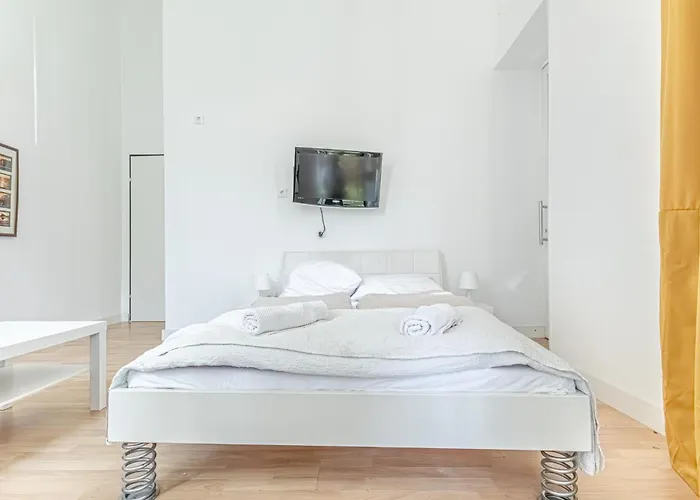 公寓 Elegant 6br Retreat Near Danube & Garden Access 维也纳